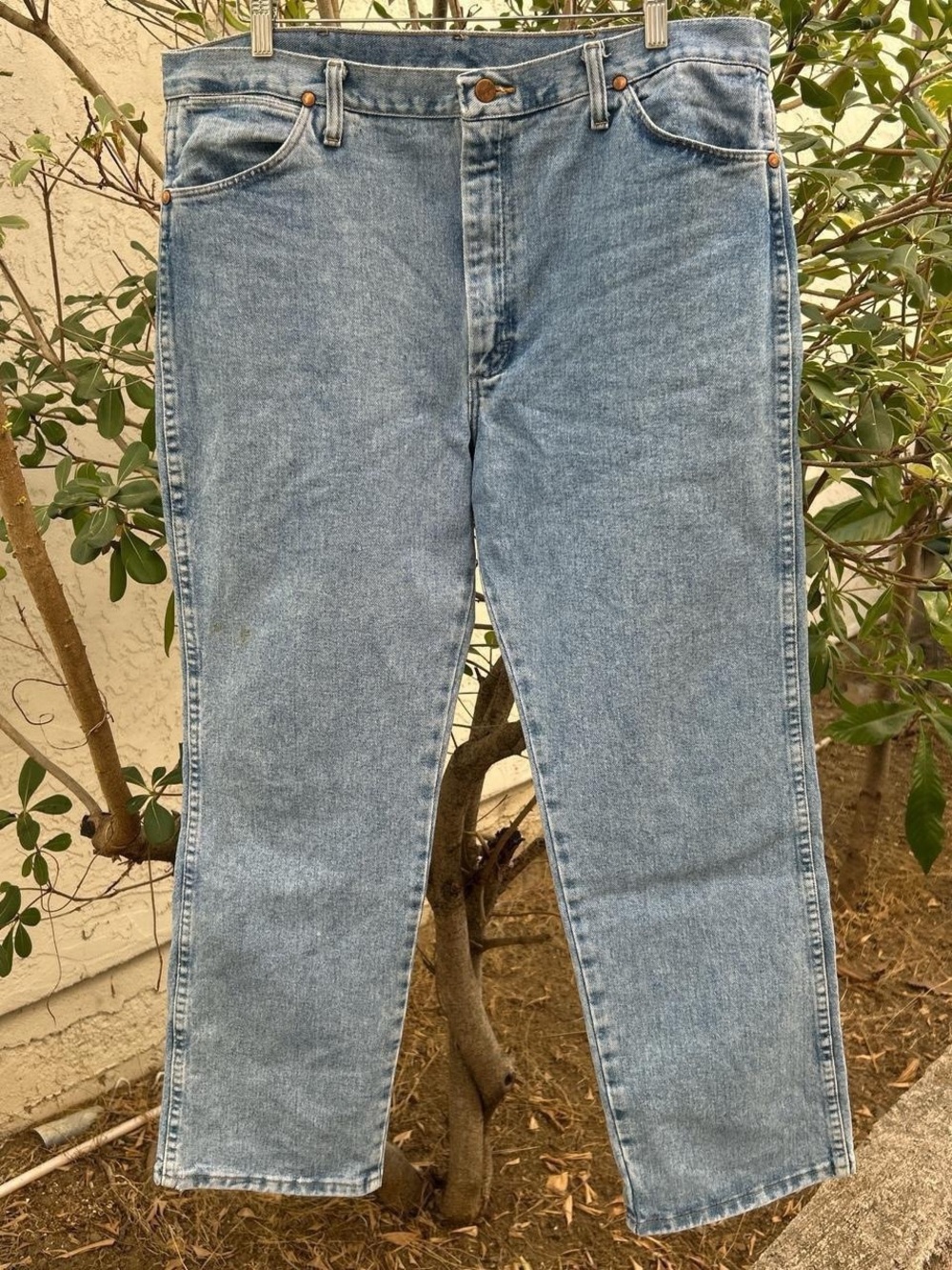 Vintage 2000s Wrangler Cowboy Cut Jeans 38x30 Medium Wash Straight Leg